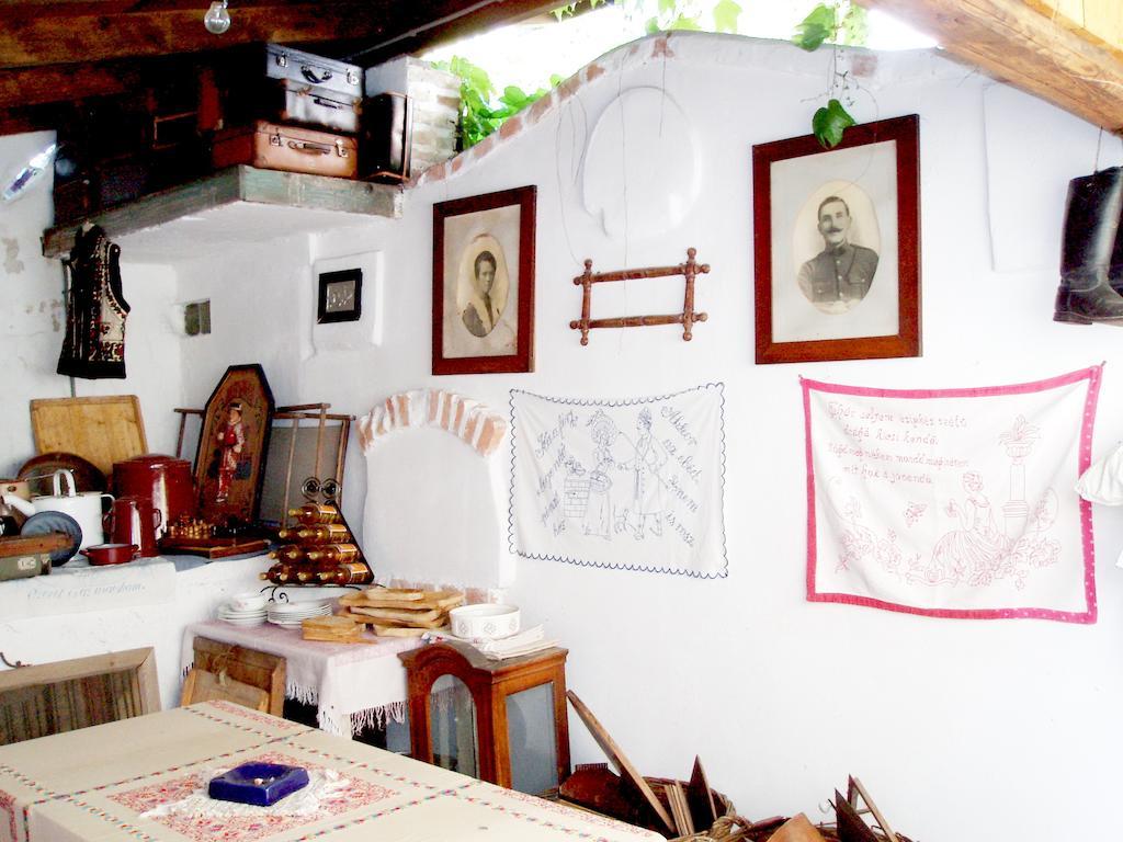 Penzion A Restauracia Toldi Галанта Екстериор снимка