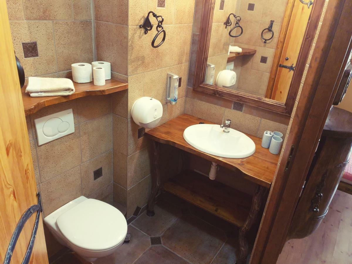 Penzion A Restauracia Toldi Галанта Екстериор снимка