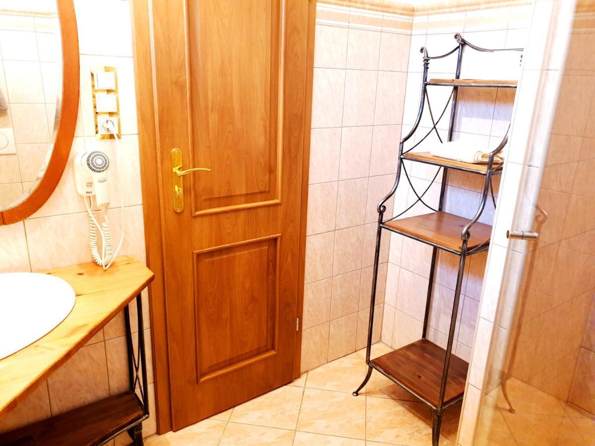 Penzion A Restauracia Toldi Галанта Екстериор снимка