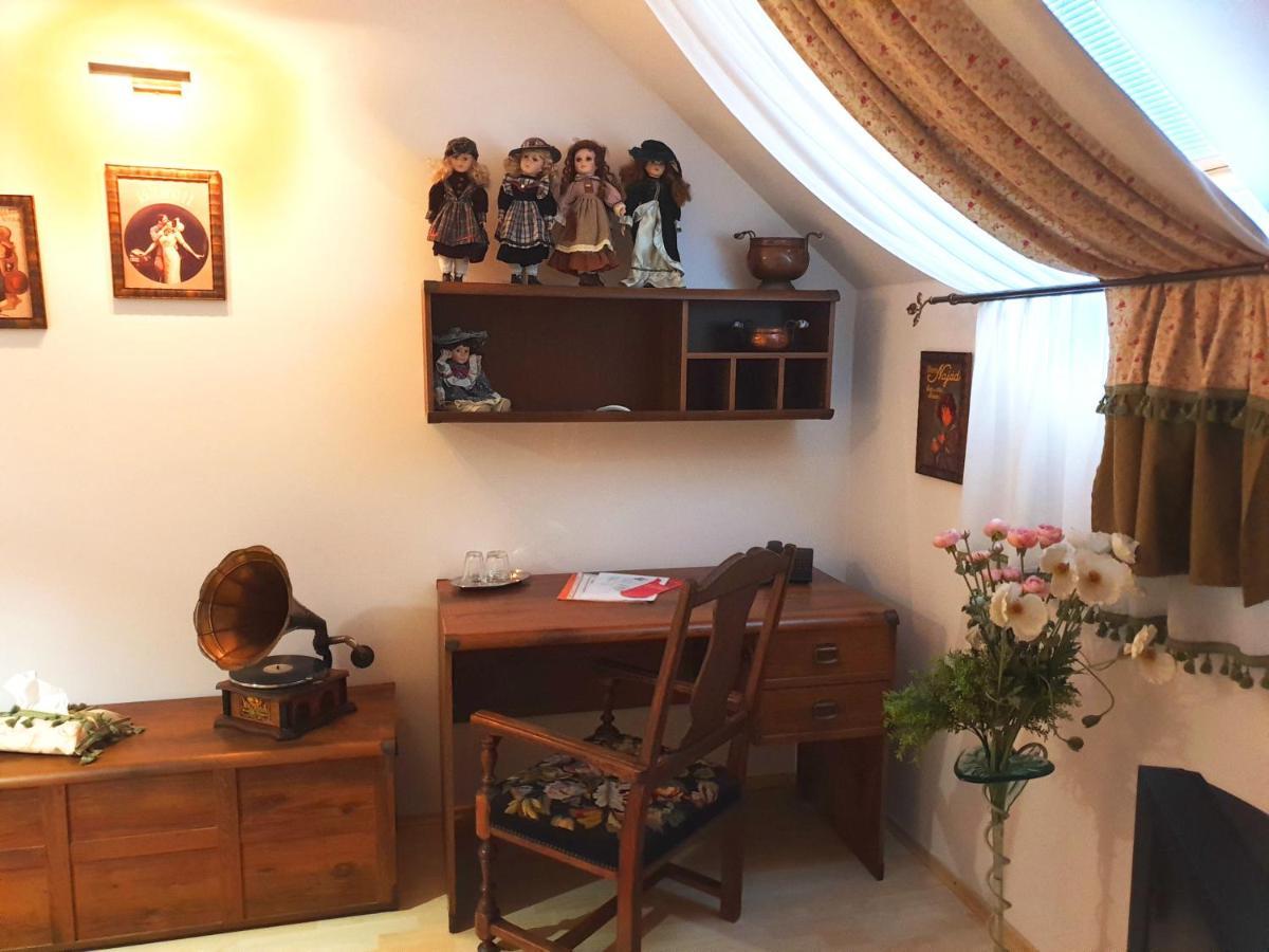 Penzion A Restauracia Toldi Галанта Екстериор снимка